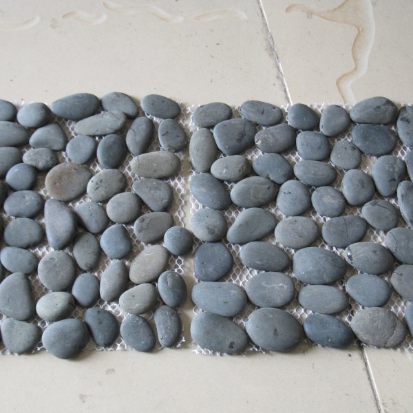 Black Pebbles with Net for Landscaping Decoration