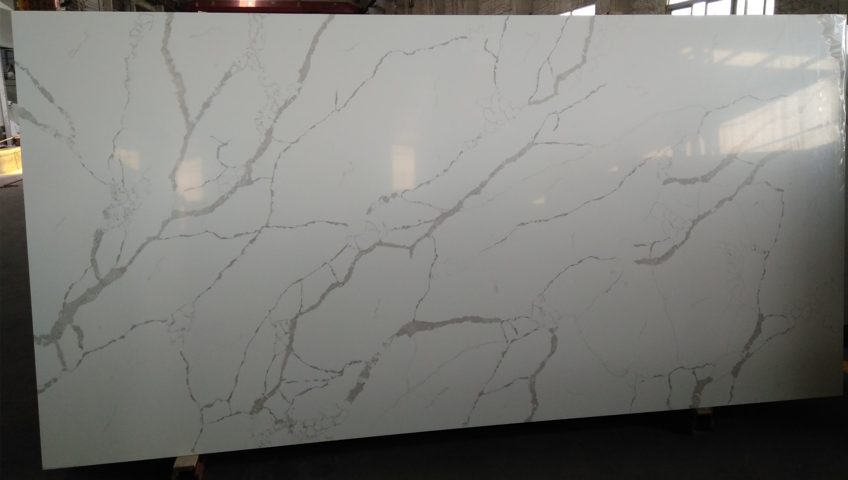 Totally Calacatta White Golden Grey Veined Quartz Stone Slabs