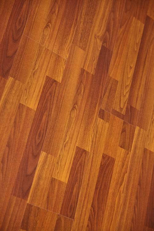 Superior Abrasion Resistant Composite Wood Flooring (8mm)