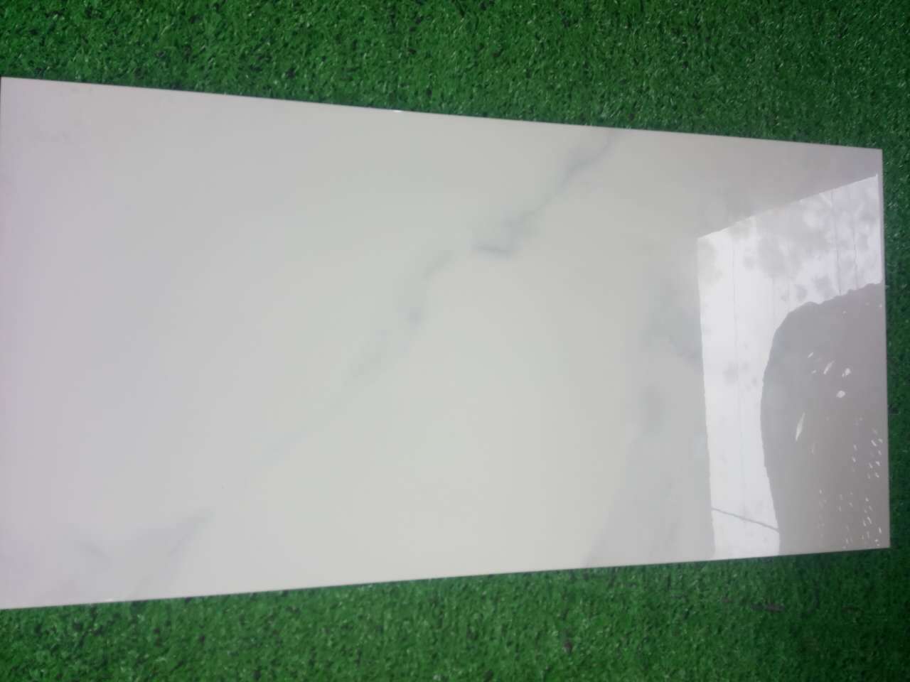 Building Material Carrara Design, Ceramic Wall Tile (300*600mm) for Bathroom, Kitchen