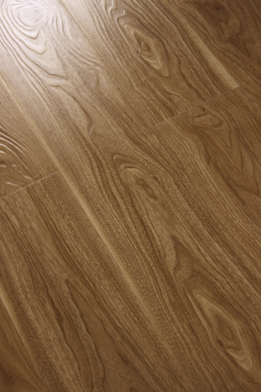 Heavy Embossed Surface Laminate Flooring of Strong Contrast 9111-5