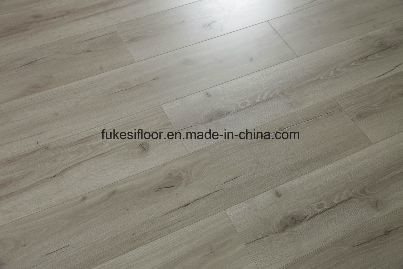 V Groove Crack Grain Synchronized Laminate Flooring