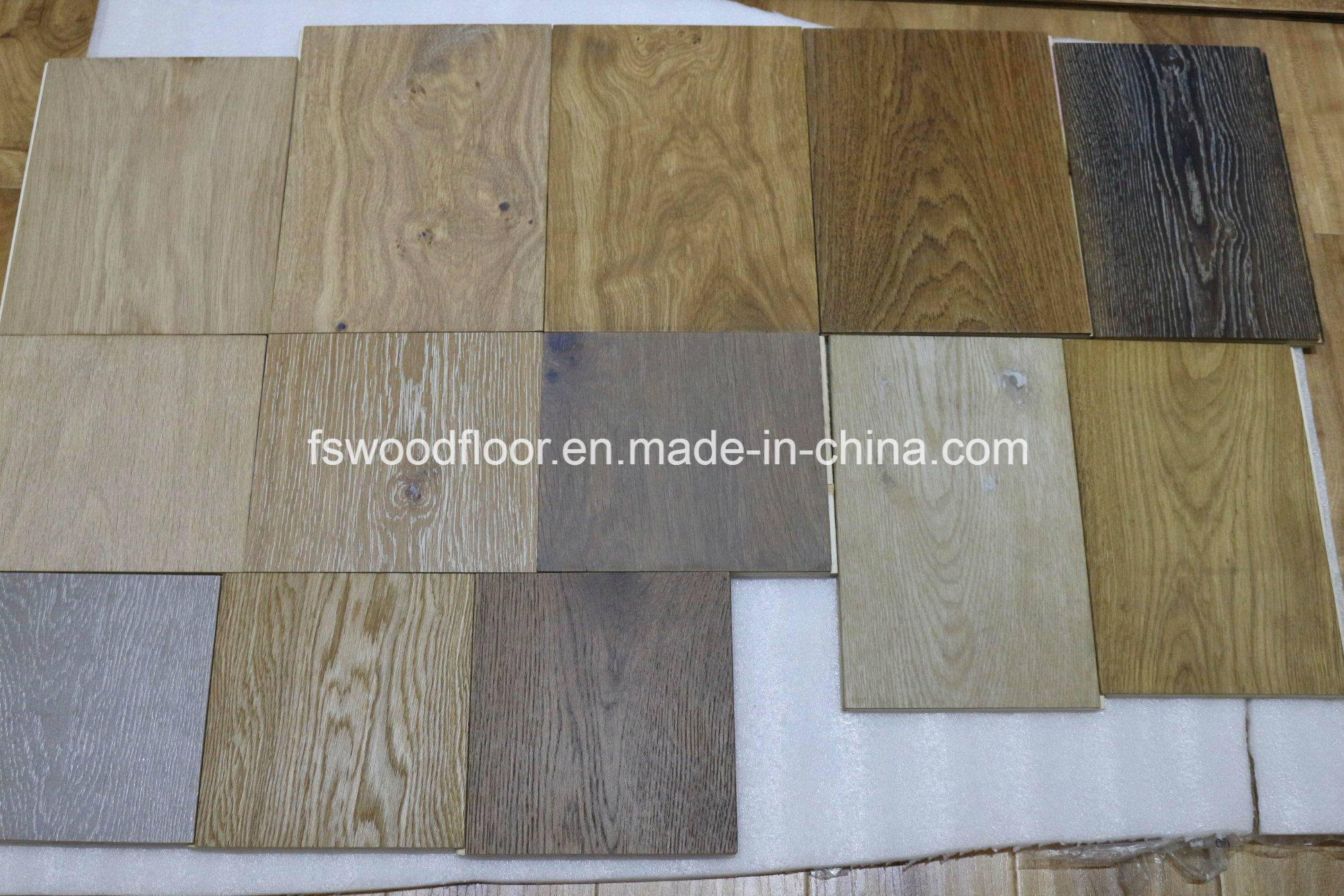 Wire Brushed Wide Plank Oak Engineered Flooring Mutil-Colors