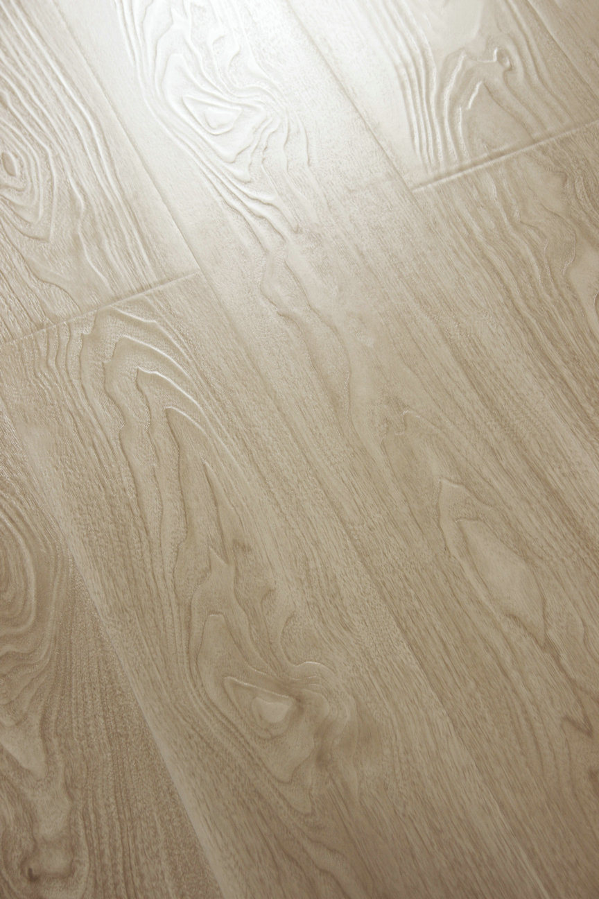 Heavy Embossed Synchronized Surface Laminate Flooring 9111-6