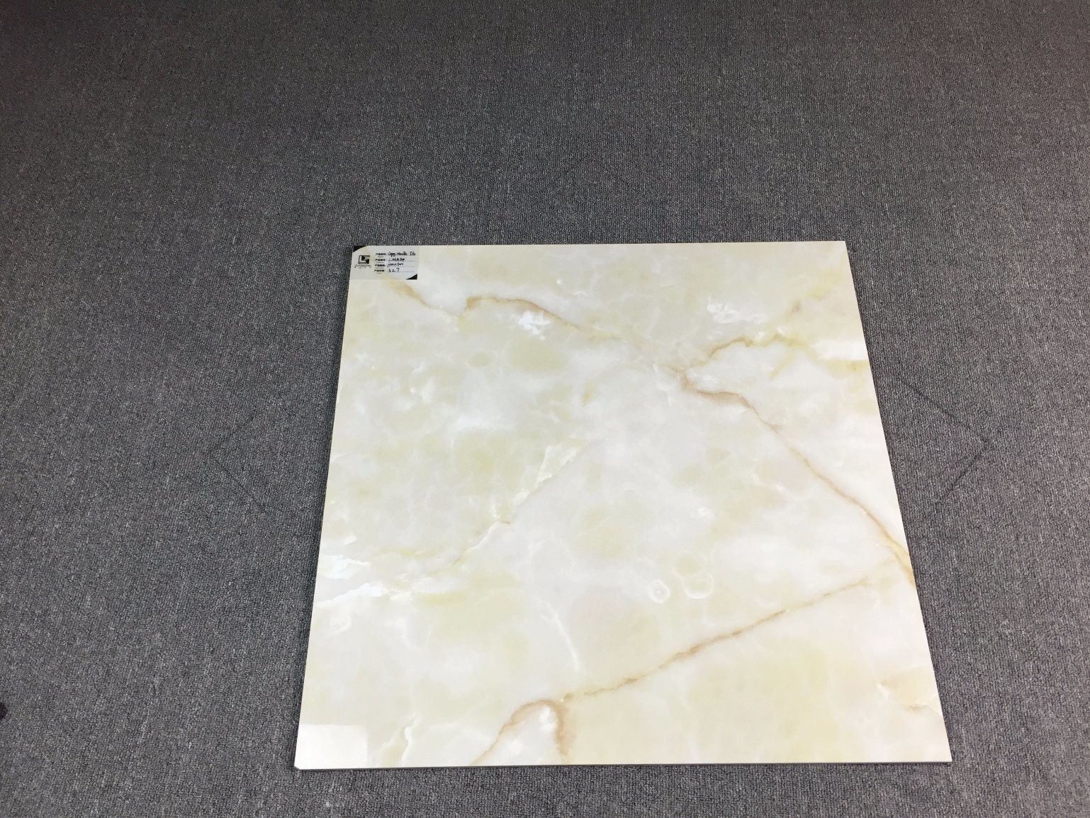 Made in China 600X600 Glazed Polished Glossy Floor Tiles