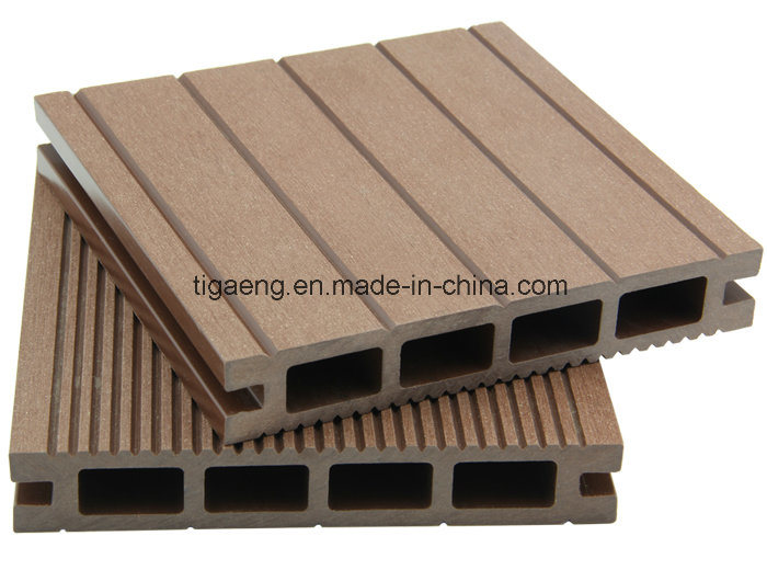 Solid Waterproof Grooving Hollow Wood Texture WPC Decking Flooring