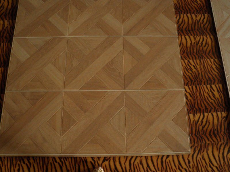 Fashionable HDF AC4 Laminate/Laminated Flooring