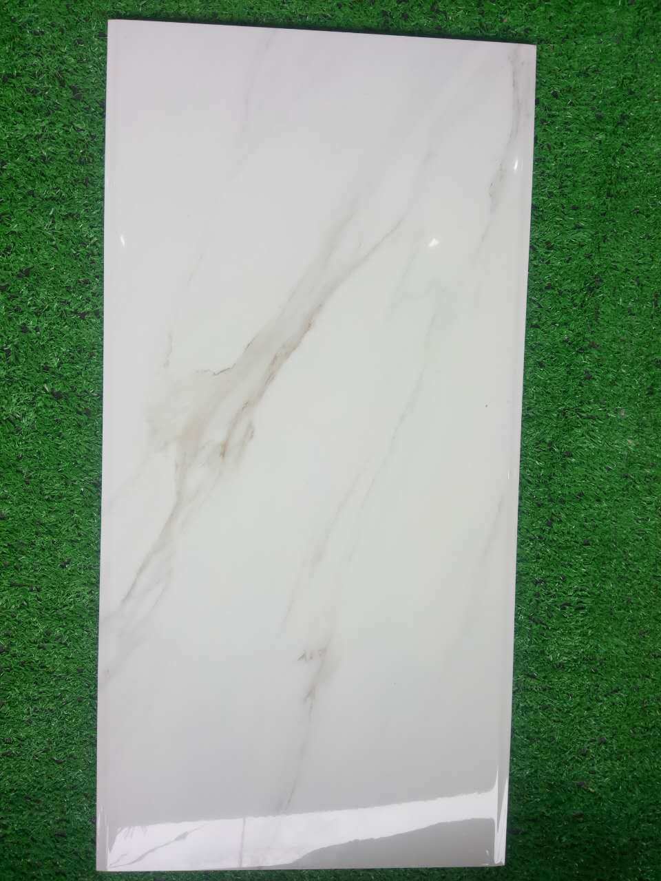 Building Material Carrara Design Ceramic Bathroom&Kithen Wall Tile (300*600mm)