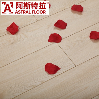 American Oak 12mm Melamine Engineered Flooring (AY1702)