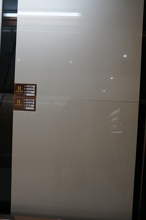 Foshan Full Body Super Super White Polished Floor Tile