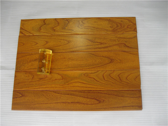 China Northeast Elm Wood Flooring with ISO14001 Certification