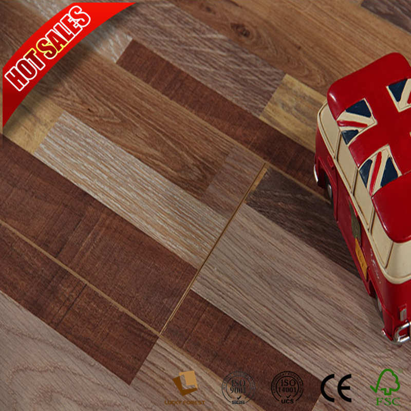 China Cheap Price Traditional Living Laminate Flooring Eir Embossed in Registed