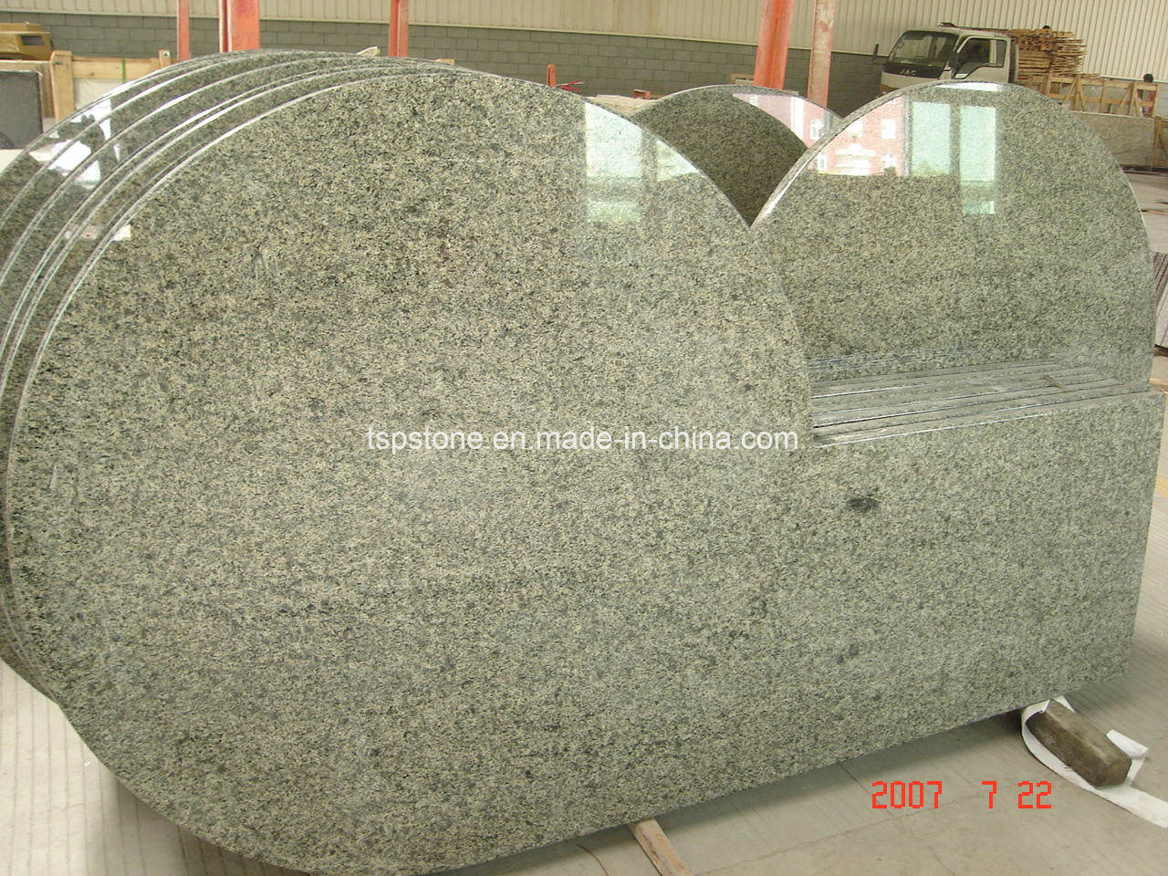 China Green Granite Countertops Supplier