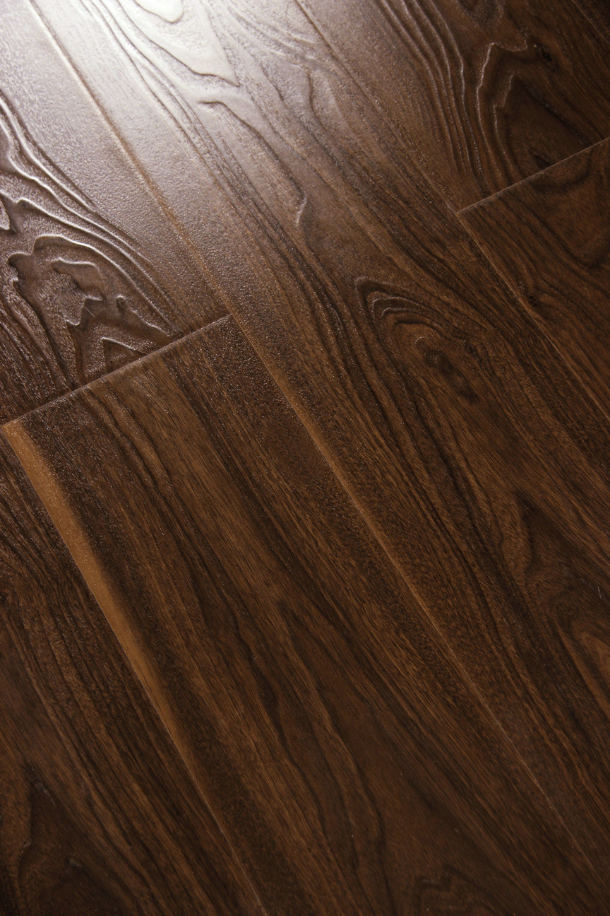 Heavy Embossed Synchronized Surface Laminate Flooring 9111-8