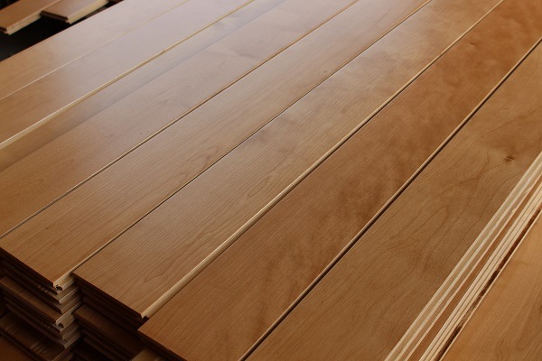 Smooth Natural Maple Solid Wood Flooring