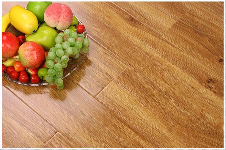 Deep Embossed Laminated Flooring with Wood Texture