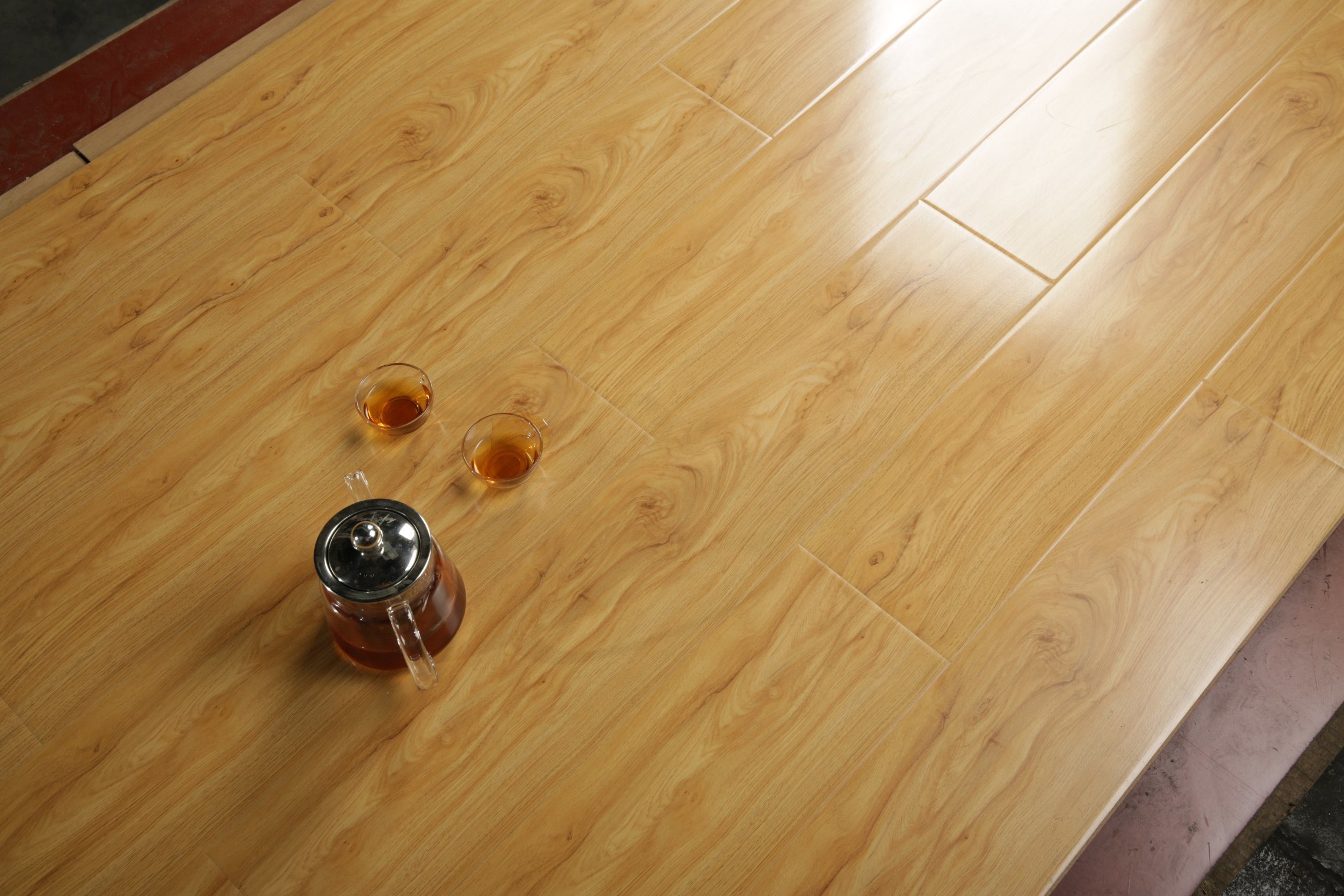 Mirror U-Groove Laminate Floor