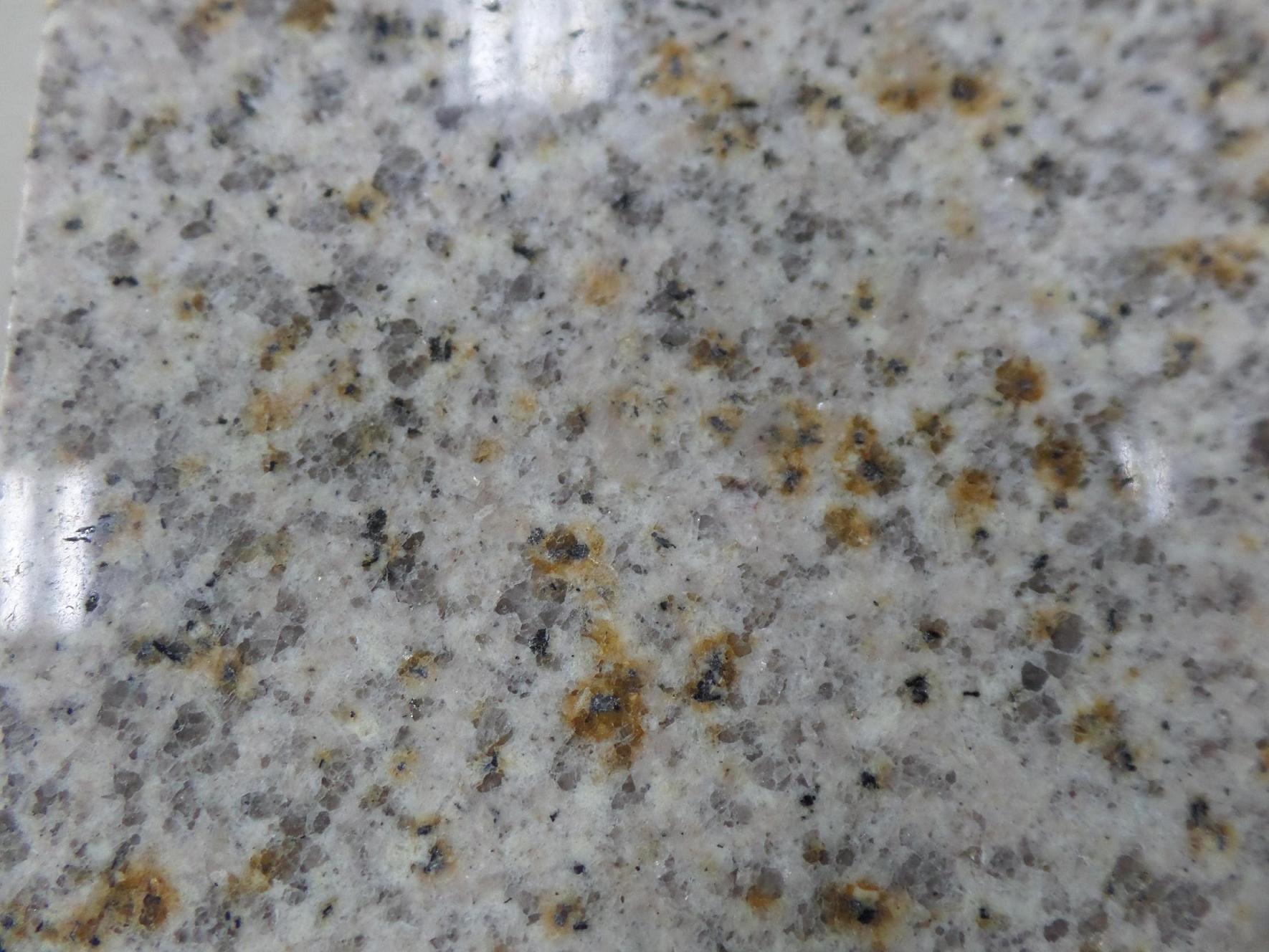 Best Price G682 Rusty Stone Yellow Granite Tiles