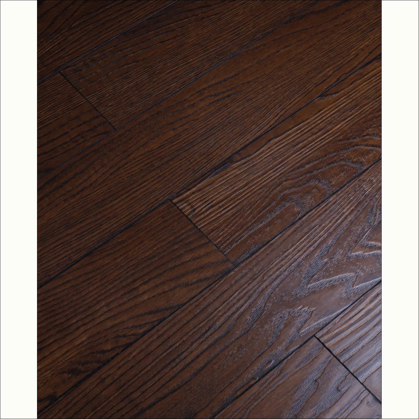 Eir Big Emboss 12.3mm Laminate Flooring